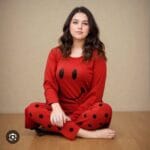 Red printed cotton jersey night suit for women – front view