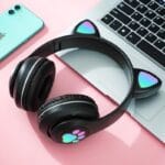 Black wireless headphone with long battery life and fast charging
